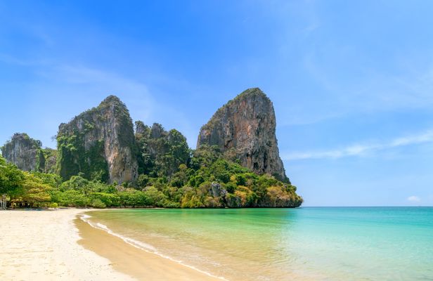 Half-day rock climbing course at Railay Beach