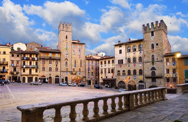 Arezzo private walking tour