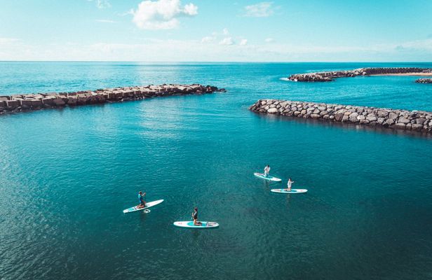 Stand-up paddle lesson in Calheta Beach