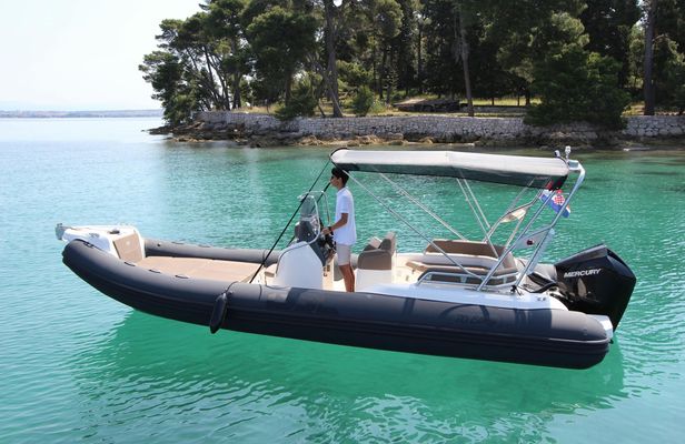 Croatian islands private speedboat tour from Zadar