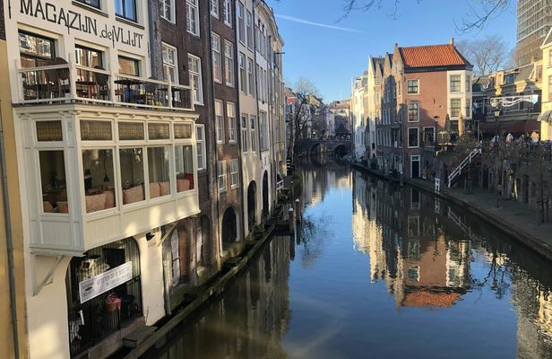 Amsterdam castle and Utrecht city private tour
