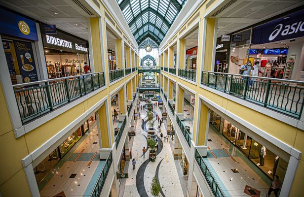 Lisbon shopping private tour
