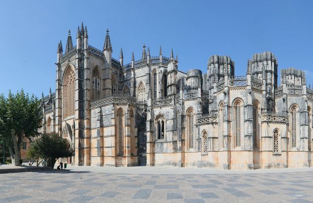 Fátima, Batalha, Nazaré and Óbidos private tour from Lisbon