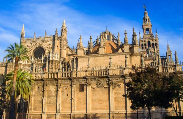 Catedral de Sevilla skip-the-line tickets and guided tour