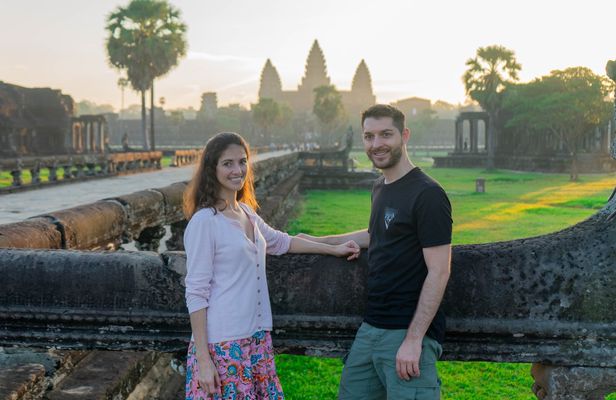 Discover Angkor sunrise by Vespa