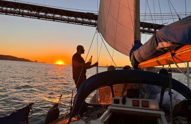 Sunset cruise on the Tagus in Lisbon