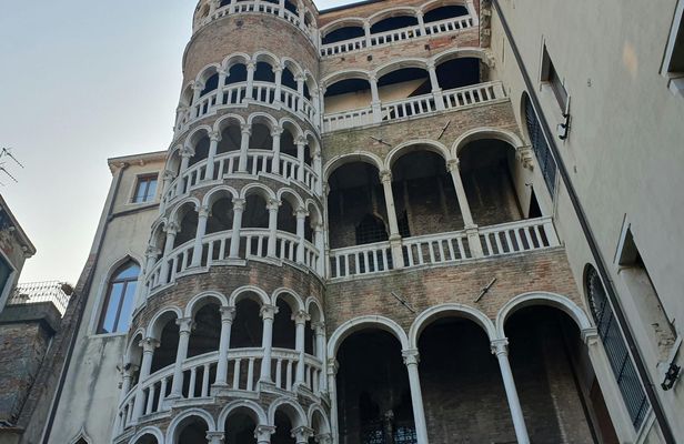 Venice guided tour with Fondaco terraces and Peggy Guggenheim