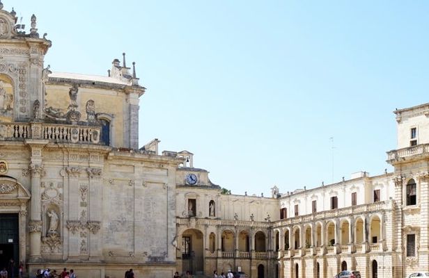 Lecce private walking tour with food tasting