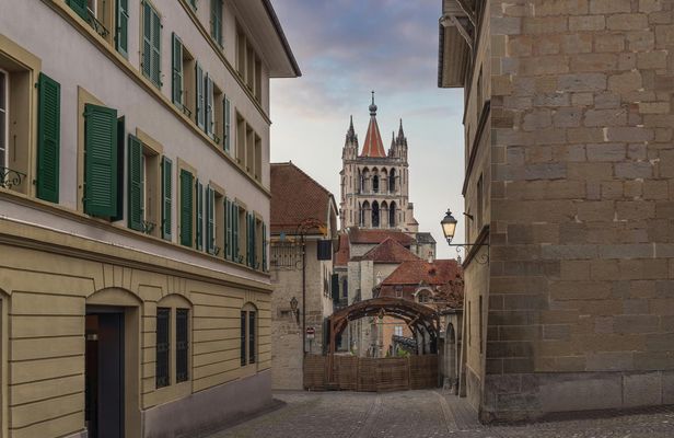 Explore Lausanne in 1 hour with a local
