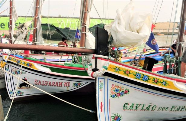 Tagus river private cruise on a traditional boat