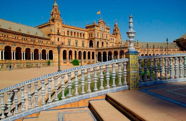Seville guided city tour from Praia da Luz and Faro