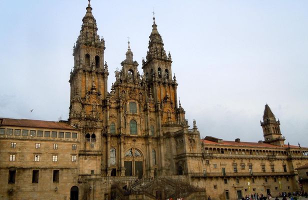 Santiago de Compostela guided tour from Porto