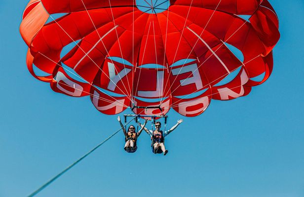 Double parasailing experience in Albufeira