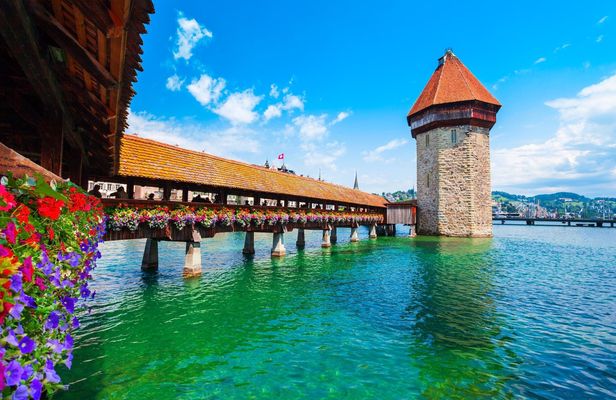 Lucerne's most photogenic spots walking tour with a local