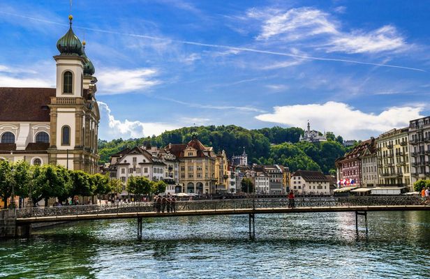 Tour of Lucerne's Instagrammable spots with a local