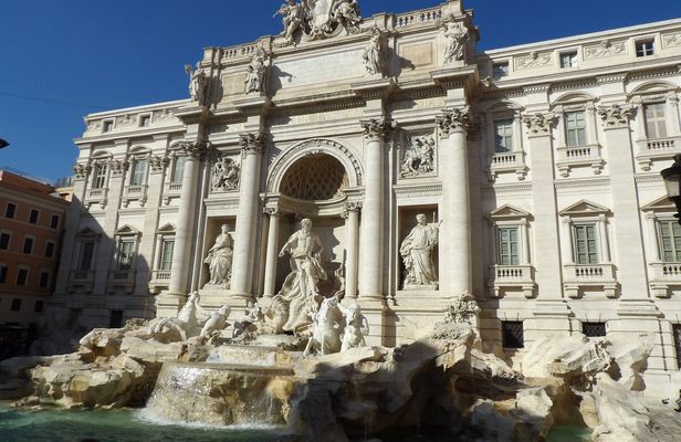 Trevi Fountain and Piazza Navona underground guided walking tour