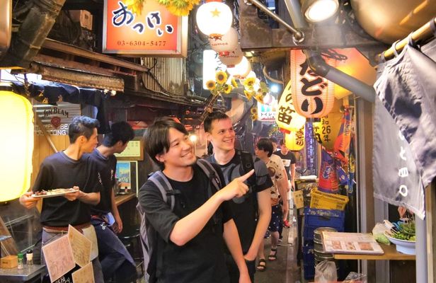 Bar-hopping night tour in Shinjuku