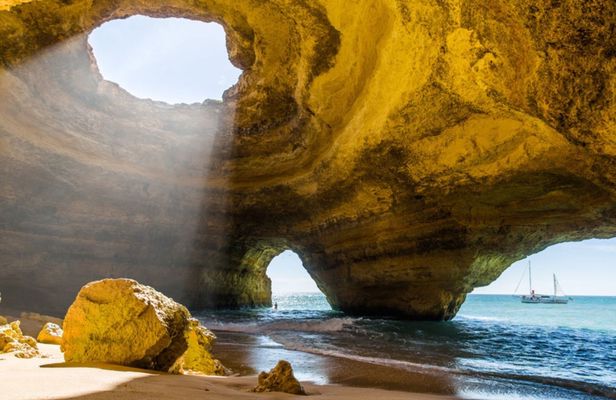 Benagil Sea Caves speedboat guided tour from Lagos