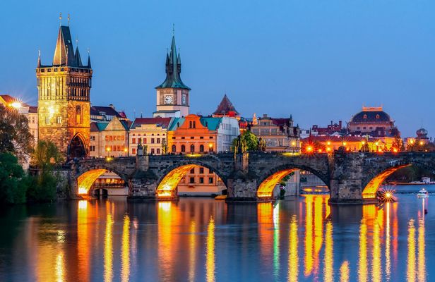 Cruise Tour in Prague with Dinner