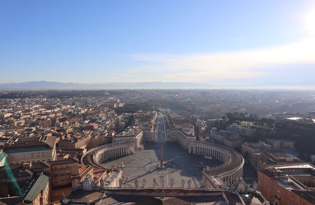 Vatican: Basilica, Dome and underground early bird tour