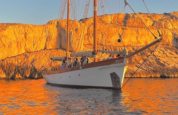 Sunset Frioul islands cruise on a classic ketch boat