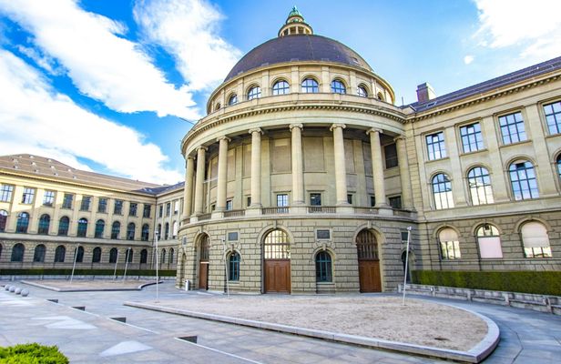 Zurich art and culture tour with a local