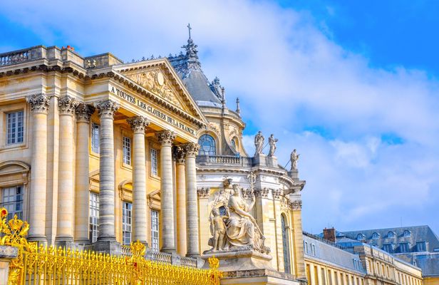 Versailles Palace guided visit from Paris and optional Gardens