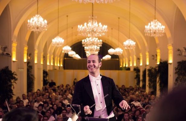 After-hours palace tour, dinner and concert at Schönbrunn Palace