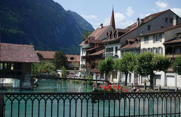 Interlaken art and culture tour with a local