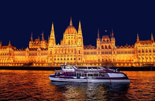 Danube River Cruise with 4-Course Dinner and Piano Battle Show