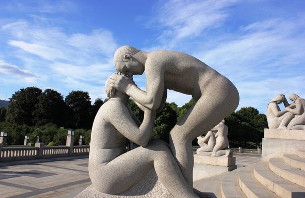 Explore the Instaworthy spots of Vigeland Park in Oslo with a local