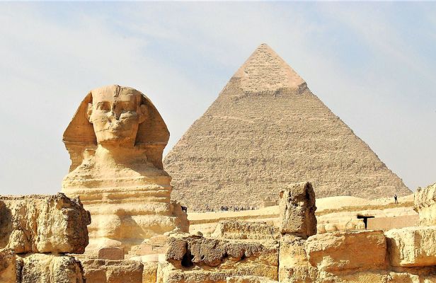 Giza Pyramids, Sphinx, and Egyptian Museum tour from Sharm El Sheikh