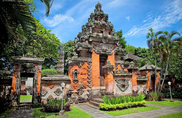 Denpasar heritage city walking tour with wellness experience