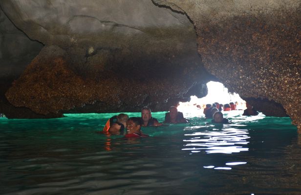 Guided tour of 4 iconic islands by longtail boat from Koh Lanta