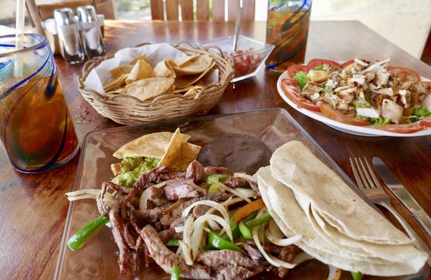 Dinner Experience With a Local Family in Playa del Carmen