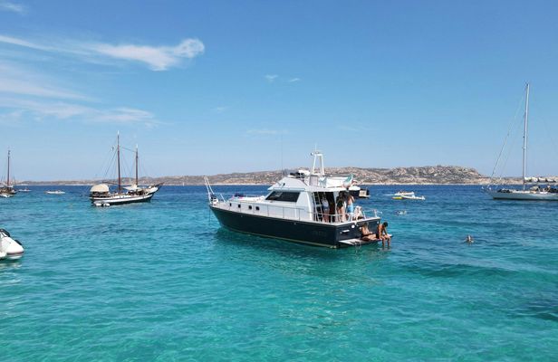 La Maddalena Archipel motor boat tour with swimming stop