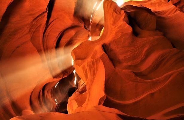 Tour of the Upper Antelope Canyon with shuttle ride and local guide