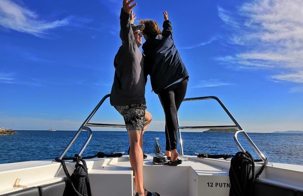 Speedboat day tour from Hvar to the Blue Cave and island Vis