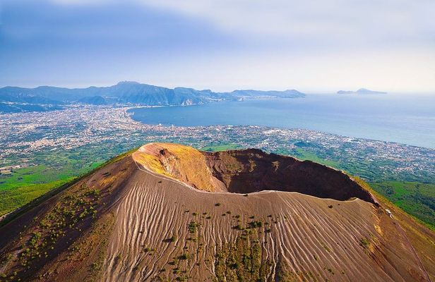 Vesuvius Great Cone with roundtrip transportation from Pompeii