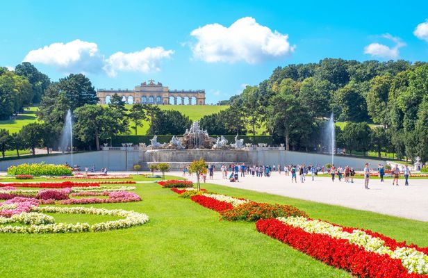 Skip-the-line tickets for Schönbrunn Palace and guided tour