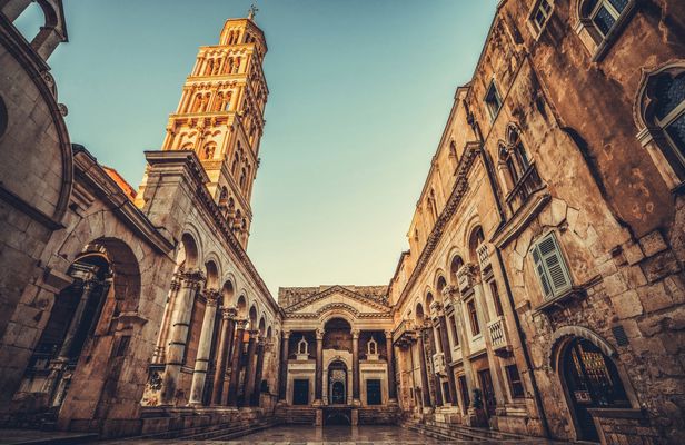 Split 1.5-hour walking tour and Diocletian's Palace