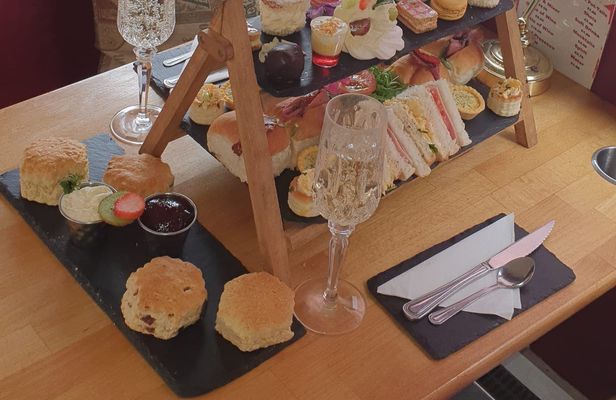 Edinburgh afternoon tea with gin