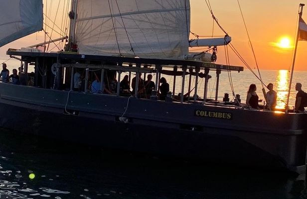 3-hour sailboat cruise in La Rochelle