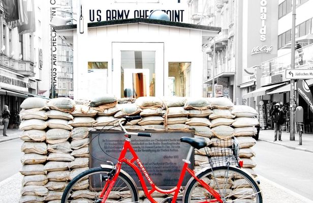 Third Reich and Berlin Wall guided bike tour