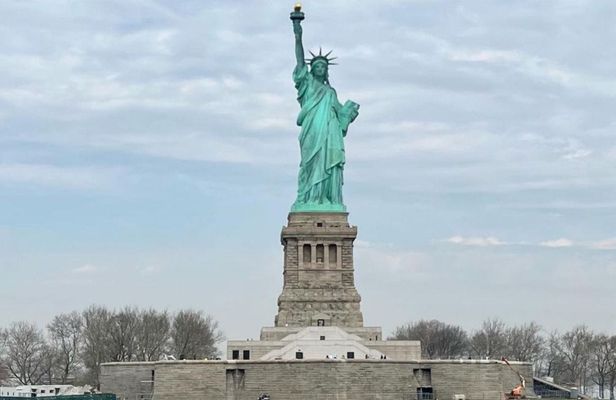 New York Statue of Liberty and Ellis Island tour by ferry