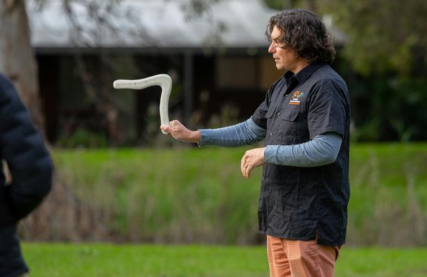 Boomerang throwing workshop
