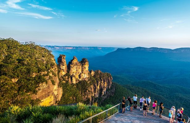 Blue Mountains Waterfalls Full-Day Tour with Lunch and Dinner