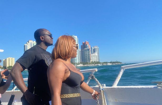 Miami 90-minute Millionaire's Row cruise with hop-on hop-off bus tour