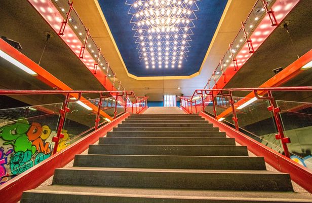 Discover Cologne's top street art quarter with a local