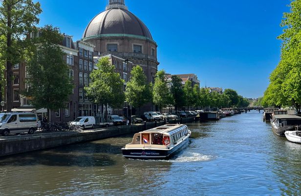 75-minutes canal cruise highlights of Amsterdam